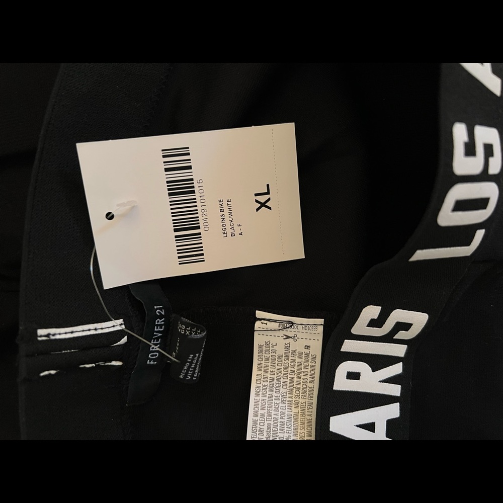 NWT F21 city graphic biker shorts | Size XL - Picture 9 of 9